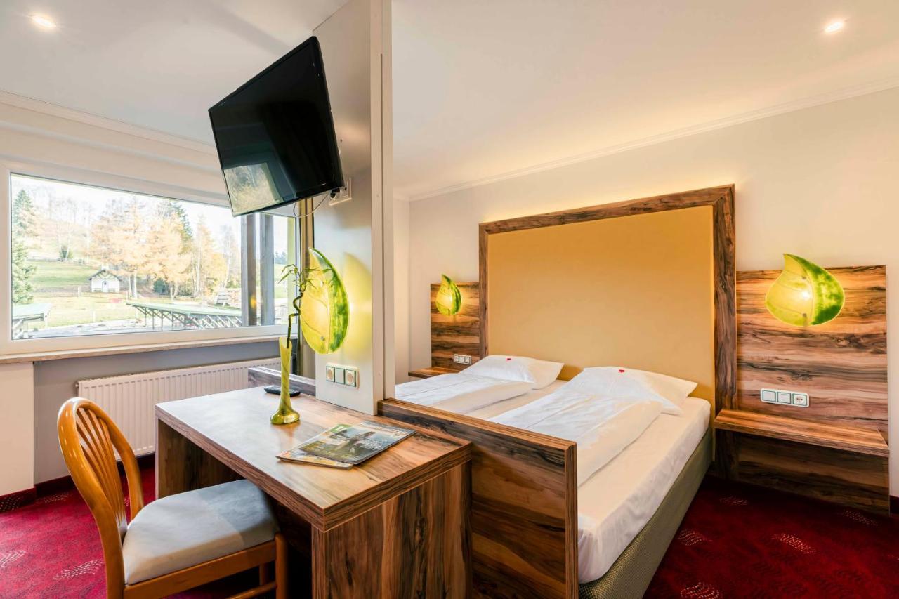 Landhotel GrünWies - Festtagsbuffett incl Lohberg Exterior foto